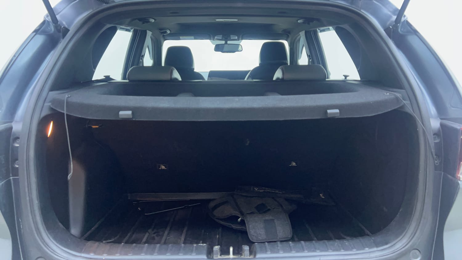 Used 2022 Kia Sonet Anniversary Edition 1.0 DCT Petrol Automatic interior DICKY INSIDE VIEW