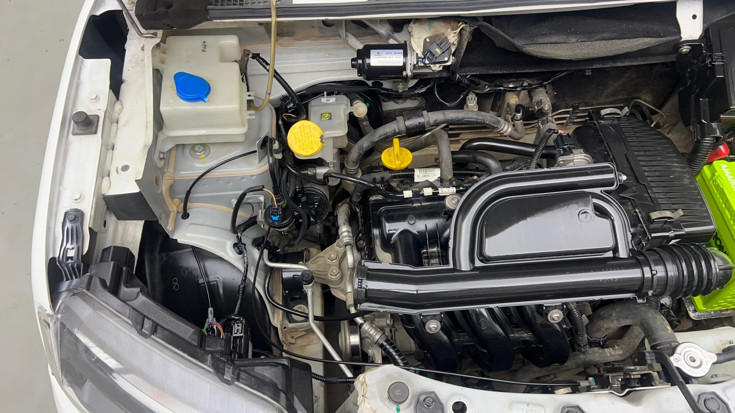 Used 2020 Renault Kwid CLIMBER 1.0 AMT Opt Petrol Automatic engine ENGINE RIGHT SIDE VIEW