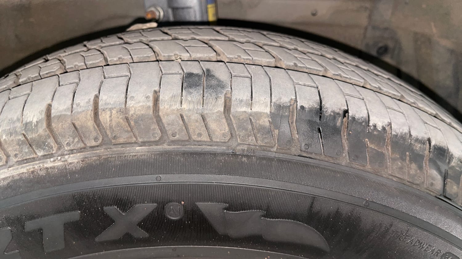 Used 2014 Maruti Suzuki Swift VXi Petrol Manual tyres RIGHT FRONT TYRE TREAD VIEW