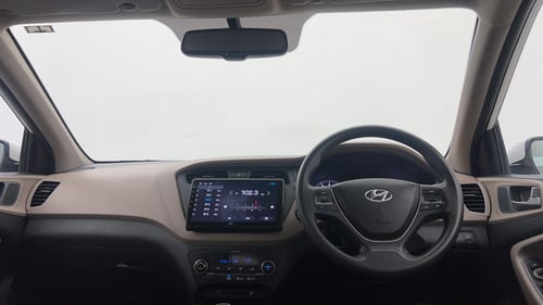 Used 2015 Hyundai Elite i20 Sportz 1.2 (O) Petrol Manual interior DASHBOARD VIEW
