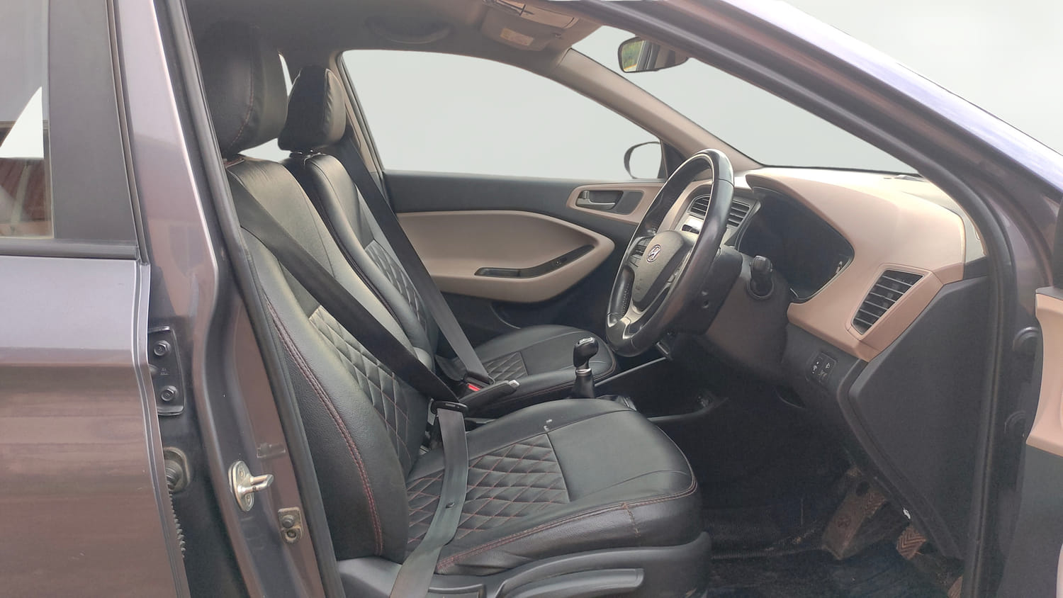 Used 2017 Hyundai Elite i20 Asta 1.2 (O) Petrol Manual interior RIGHT SIDE FRONT DOOR CABIN VIEW