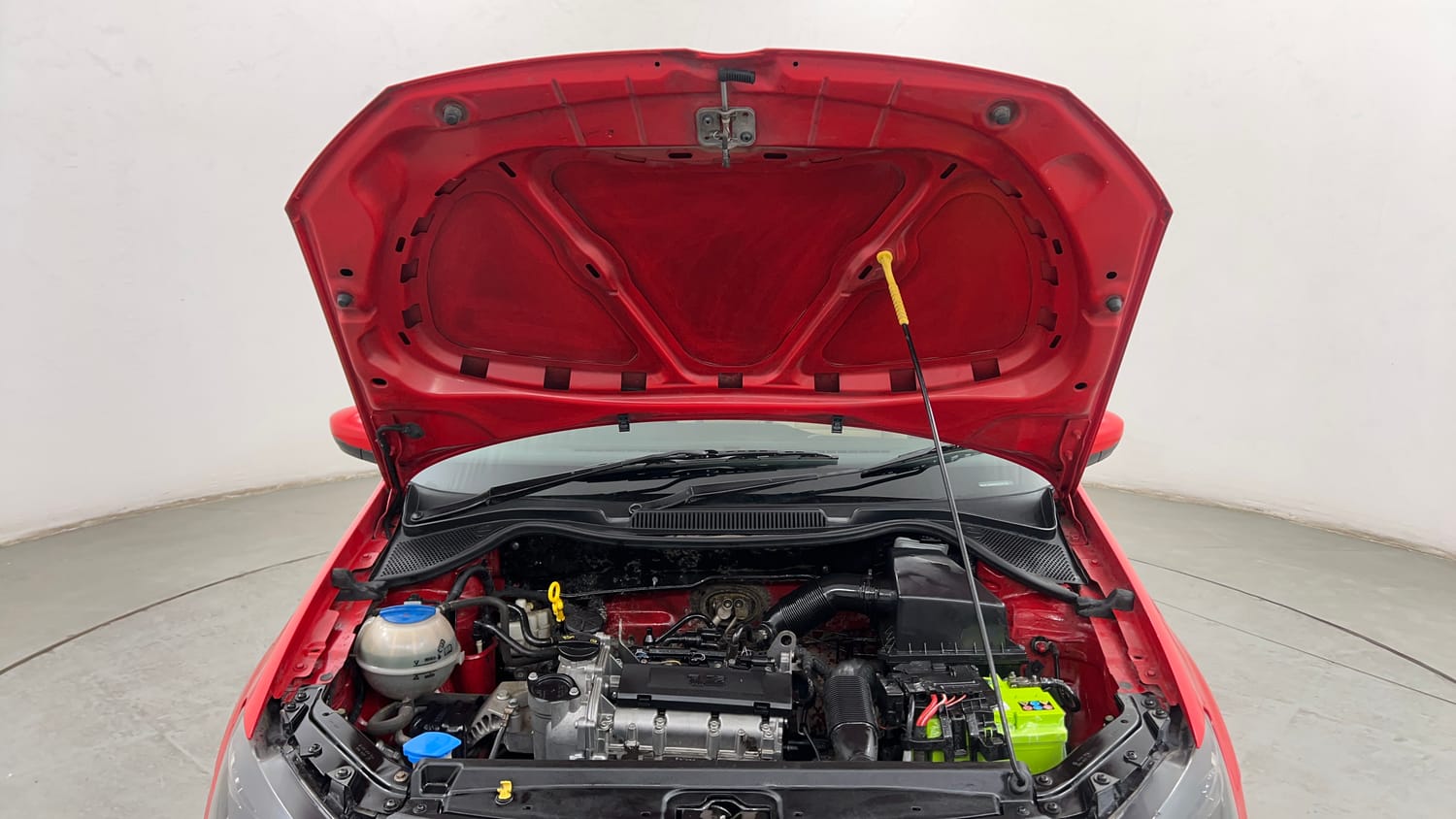 Used 2016 Volkswagen Polo Highline1.2L (P) Petrol Manual engine ENGINE & BONNET OPEN FRONT VIEW