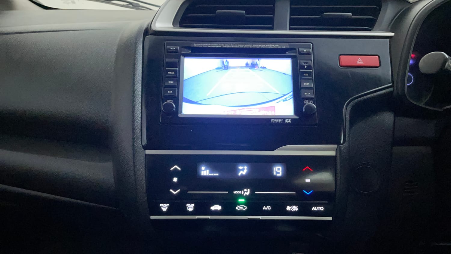 Used 2016 Honda Jazz VX Diesel Diesel Manual top_features Rear camera