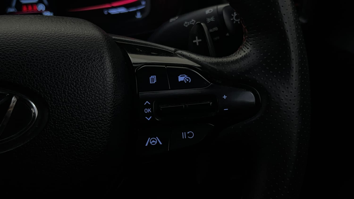Used 2024 Hyundai Venue N-Line N8 DCT Petrol Automatic top_features Cruise control