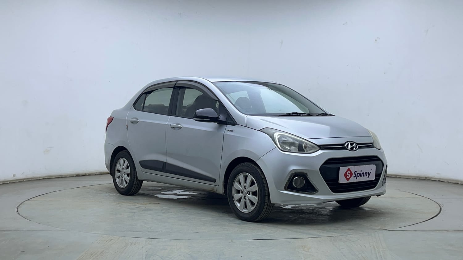 Used 2015 Hyundai Xcent S 1.2 (O) Petrol Manual exterior RIGHT FRONT CORNER VIEW