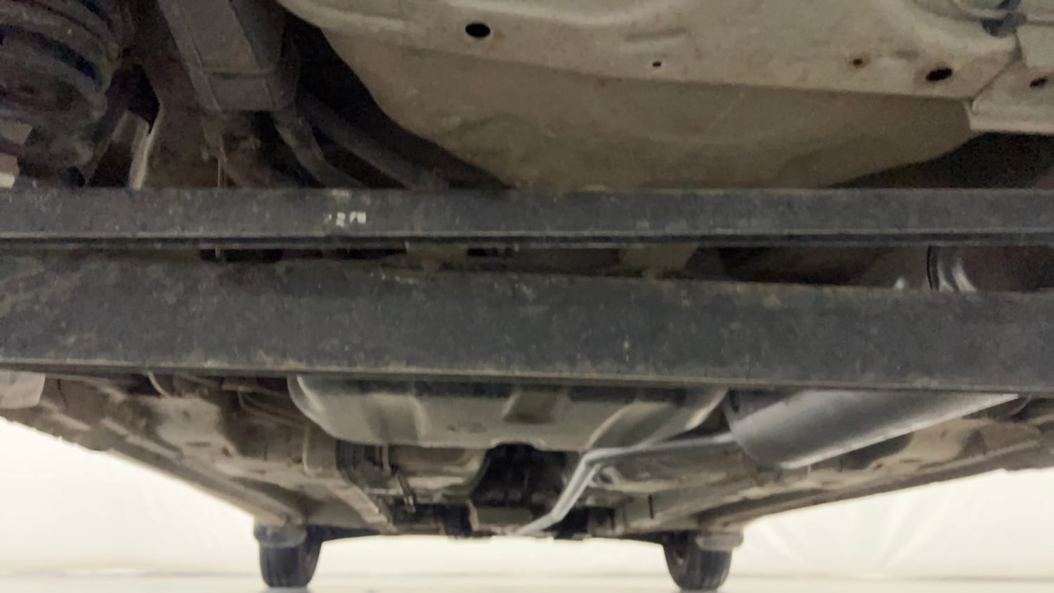Used 2016 Hyundai Eon Era + Petrol Manual extra REAR UNDERBODY VIEW (TAKEN FROM REAR)
