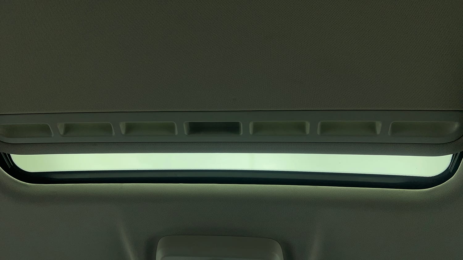 Used 2020 Tata Nexon XZA Plus (O) Dual Tone Petrol Automatic top_features Sunroof