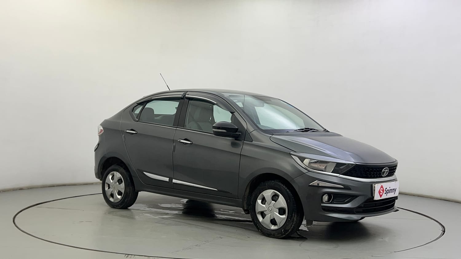 Used 2022 Tata Tigor XZ CNG Cng Manual exterior RIGHT FRONT CORNER VIEW