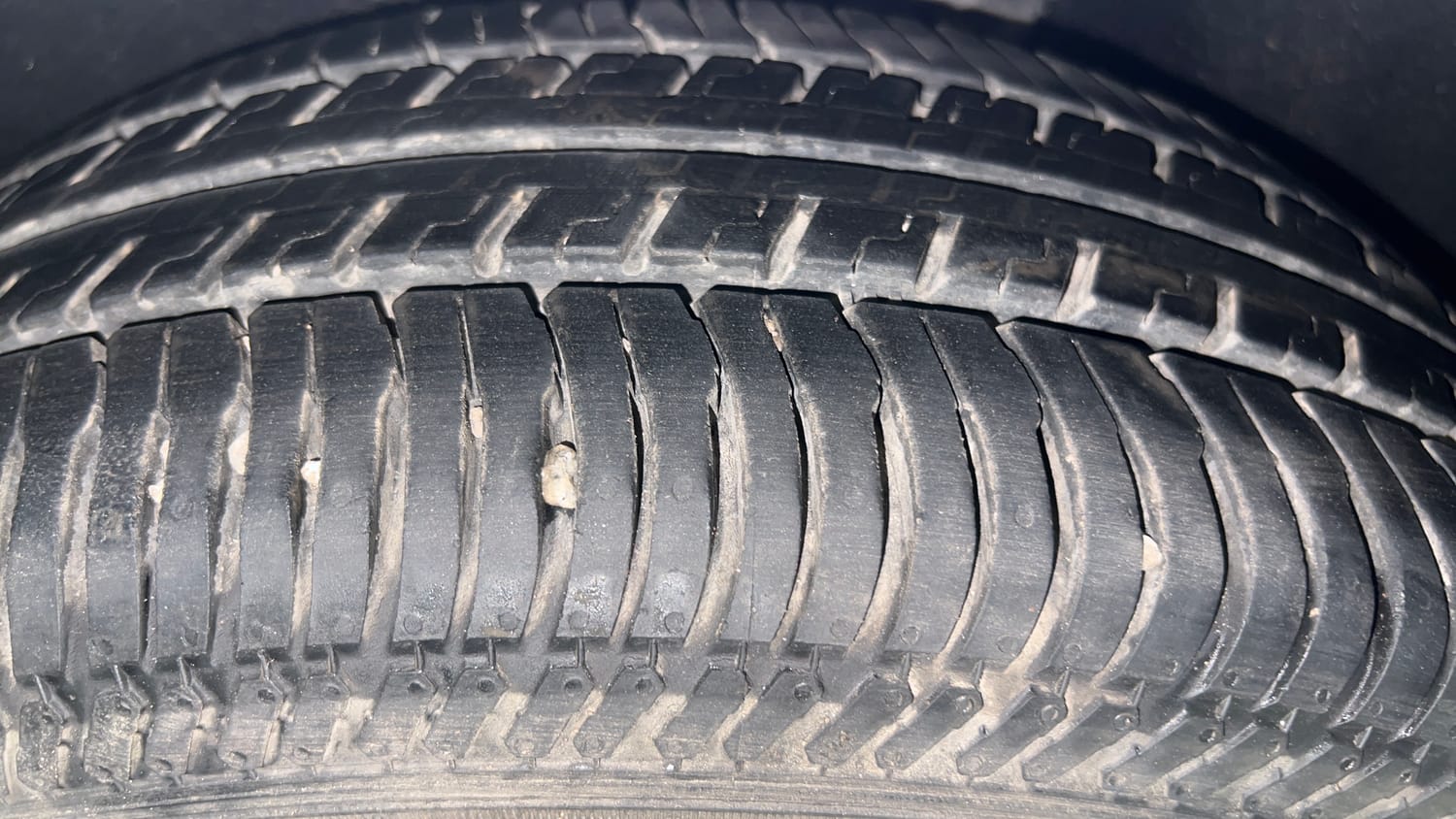 Used 2016 Ford EcoSport Titanium+ 1.0L EcoBoost Petrol Manual tyres LEFT REAR TYRE TREAD VIEW