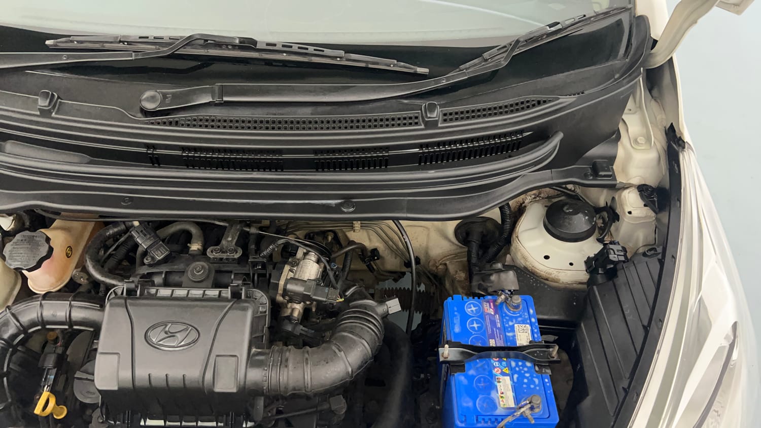 Used 2018 Hyundai Eon Era + AirBag Petrol Manual engine ENGINE LEFT SIDE VIEW