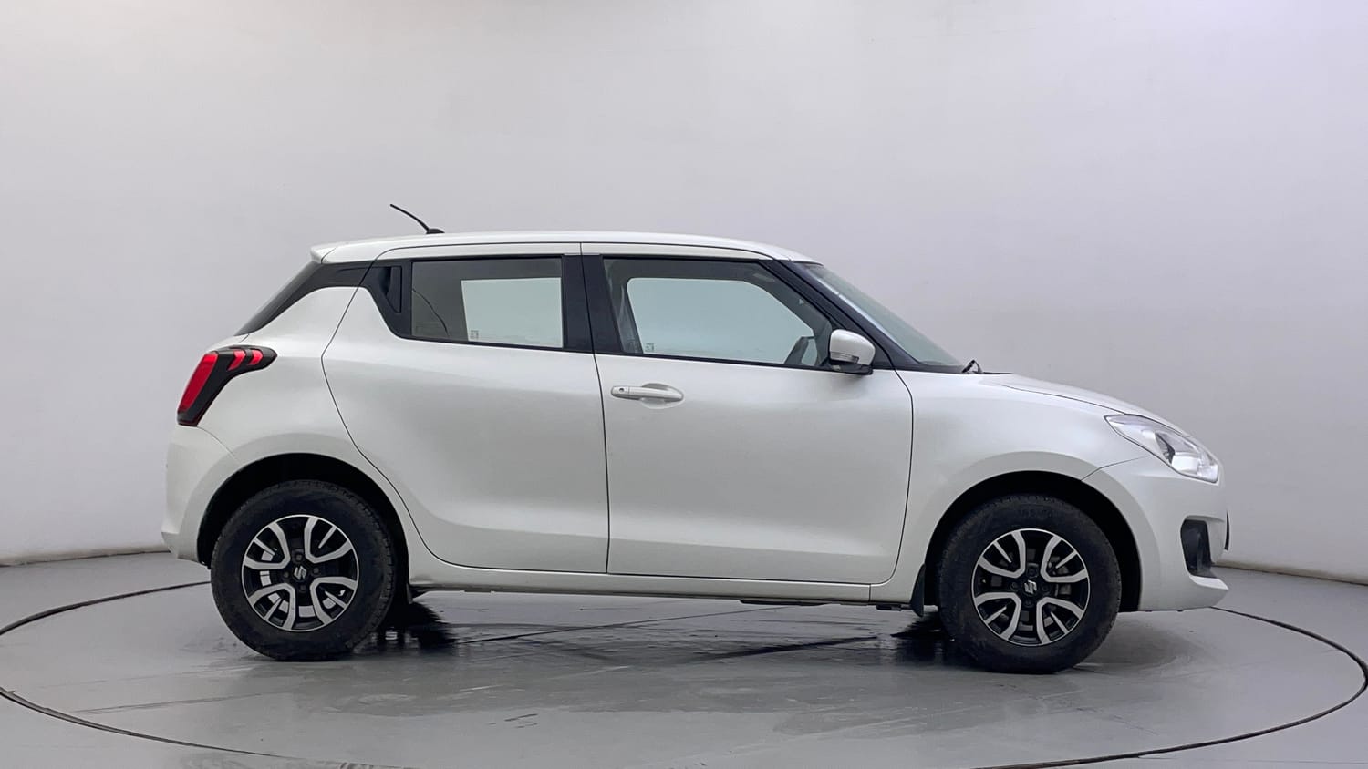 Used 2022 Maruti Suzuki Swift VXi Petrol Manual exterior RIGHT SIDE VIEW