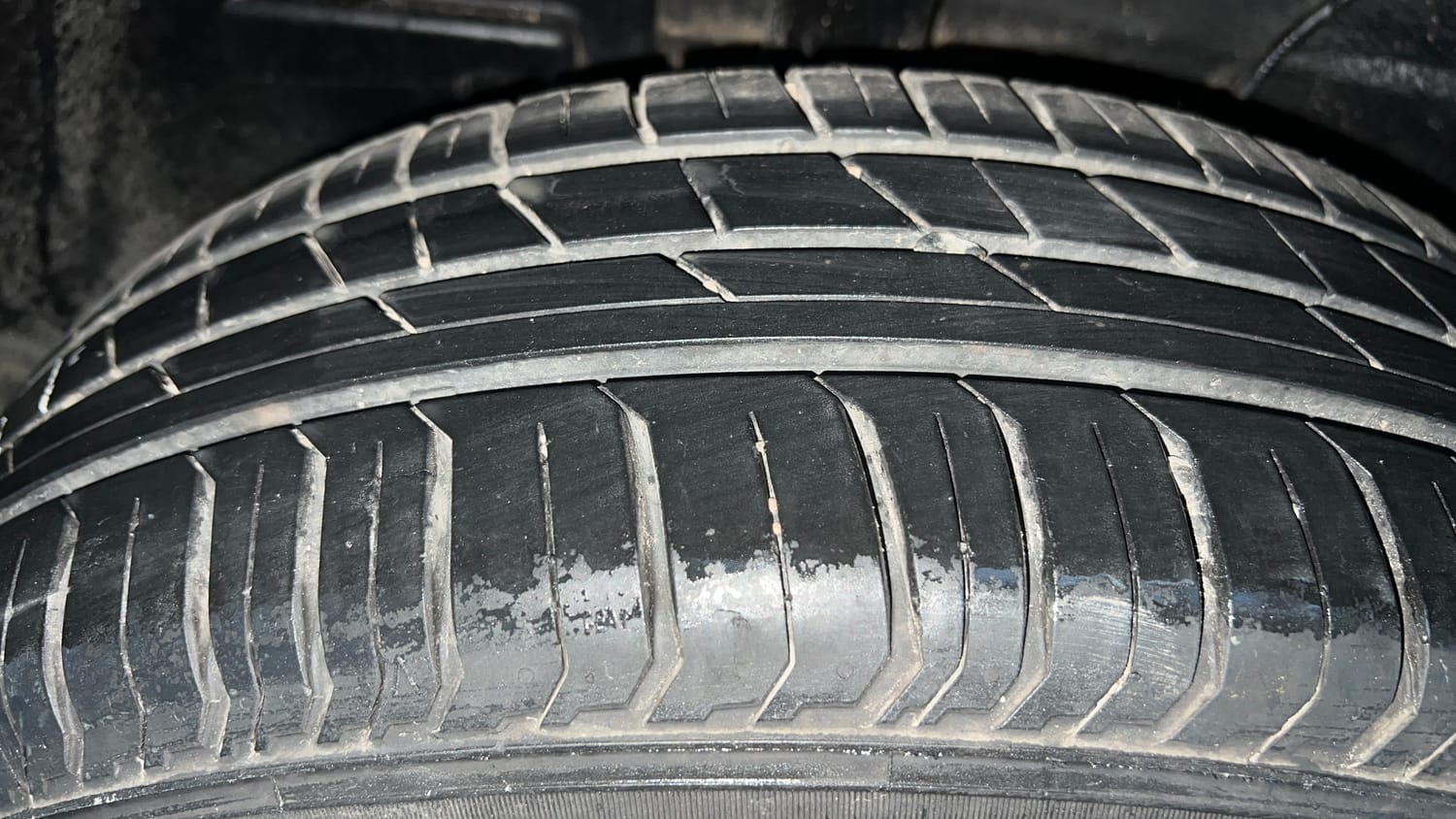 Used 2023 Tata Punch Pure MT Petrol Manual tyres RIGHT REAR TYRE TREAD VIEW