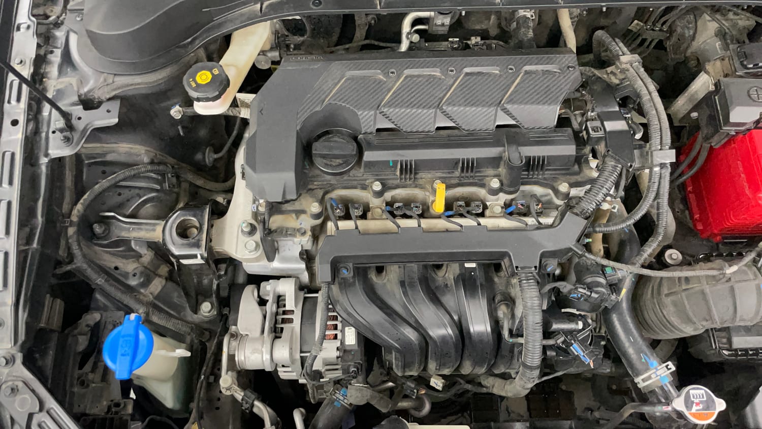 Used 2023 Hyundai Verna SX 1.5 Petrol IVT Petrol Automatic engine ENGINE RIGHT SIDE VIEW