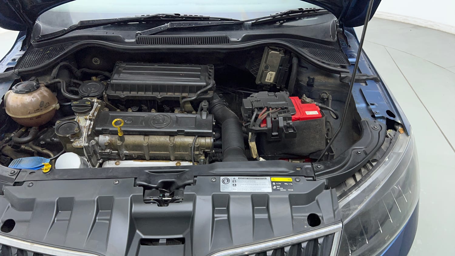 Used 2018 Skoda Rapid Style 1.6 MPI Petrol Manual engine ENGINE LEFT SIDE VIEW