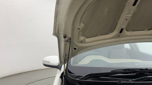 Used 2015 Hyundai Elite i20 Sportz 1.2 (O) Petrol Manual engine ENGINE RIGHT SIDE HINGE & APRON VIEW