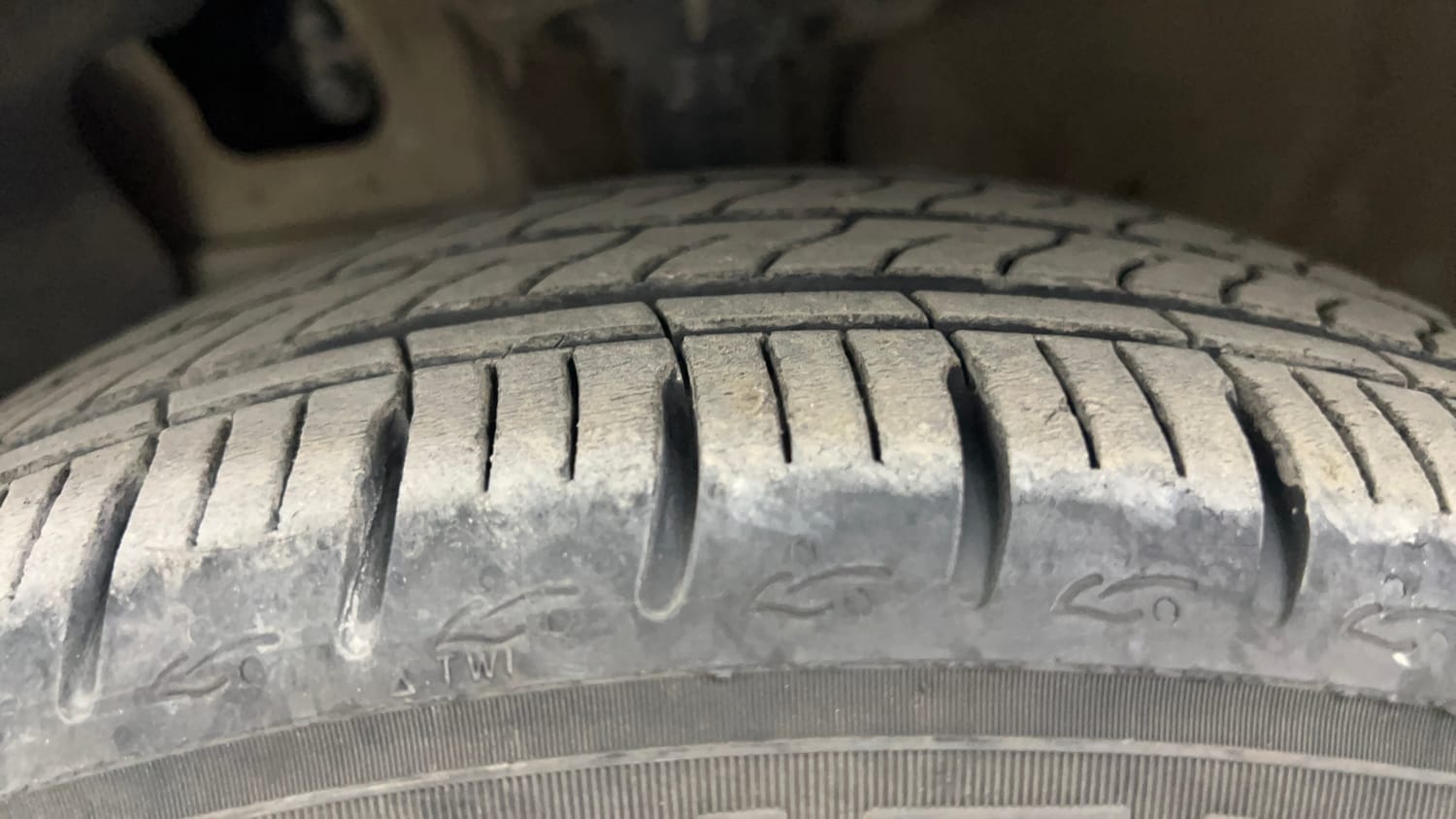 Used 2020 Hyundai Aura SX Plus 1.2 AMT Petrol Petrol Automatic tyres LEFT FRONT TYRE TREAD VIEW