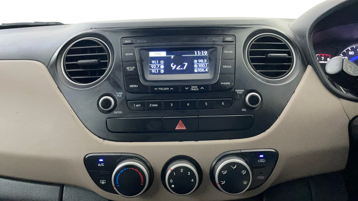 Used 2017 Hyundai Grand i10 Asta 1.2 Kappa VTVT Petrol Manual interior MUSIC SYSTEM & AC CONTROL VIEW
