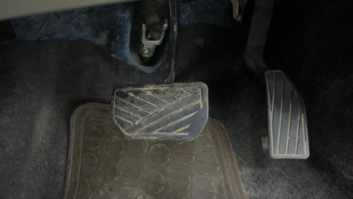 Used 2017 Maruti Suzuki Celerio ZXi AMT Petrol Automatic interior PEDALS VIEW