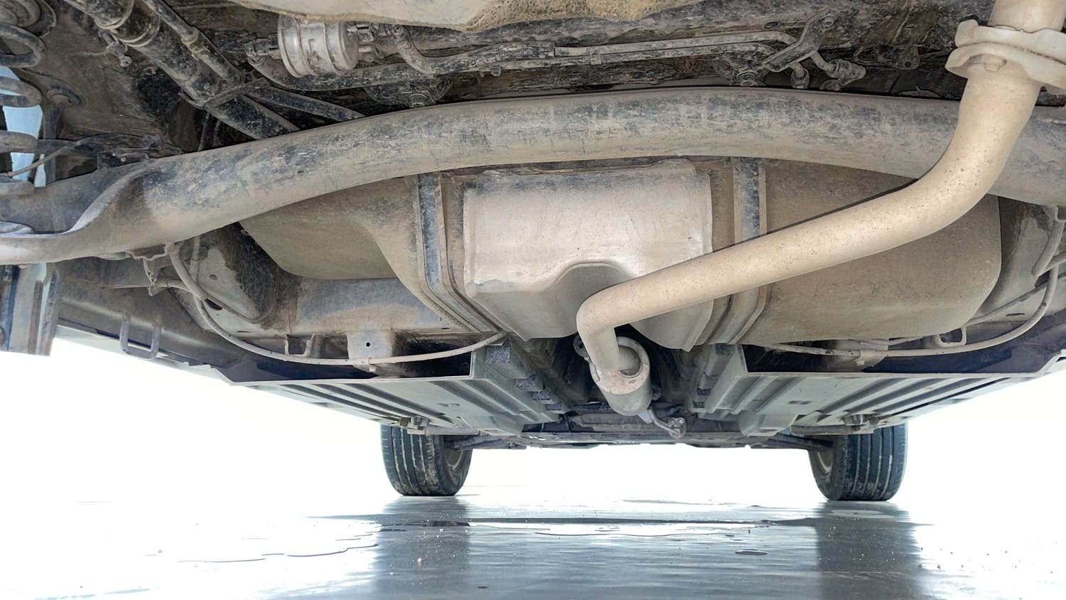 Used 2022 Toyota Urban Cruiser High Grade AT Petrol Automatic extra REAR UNDERBODY VIEW (TAKEN FROM REAR)