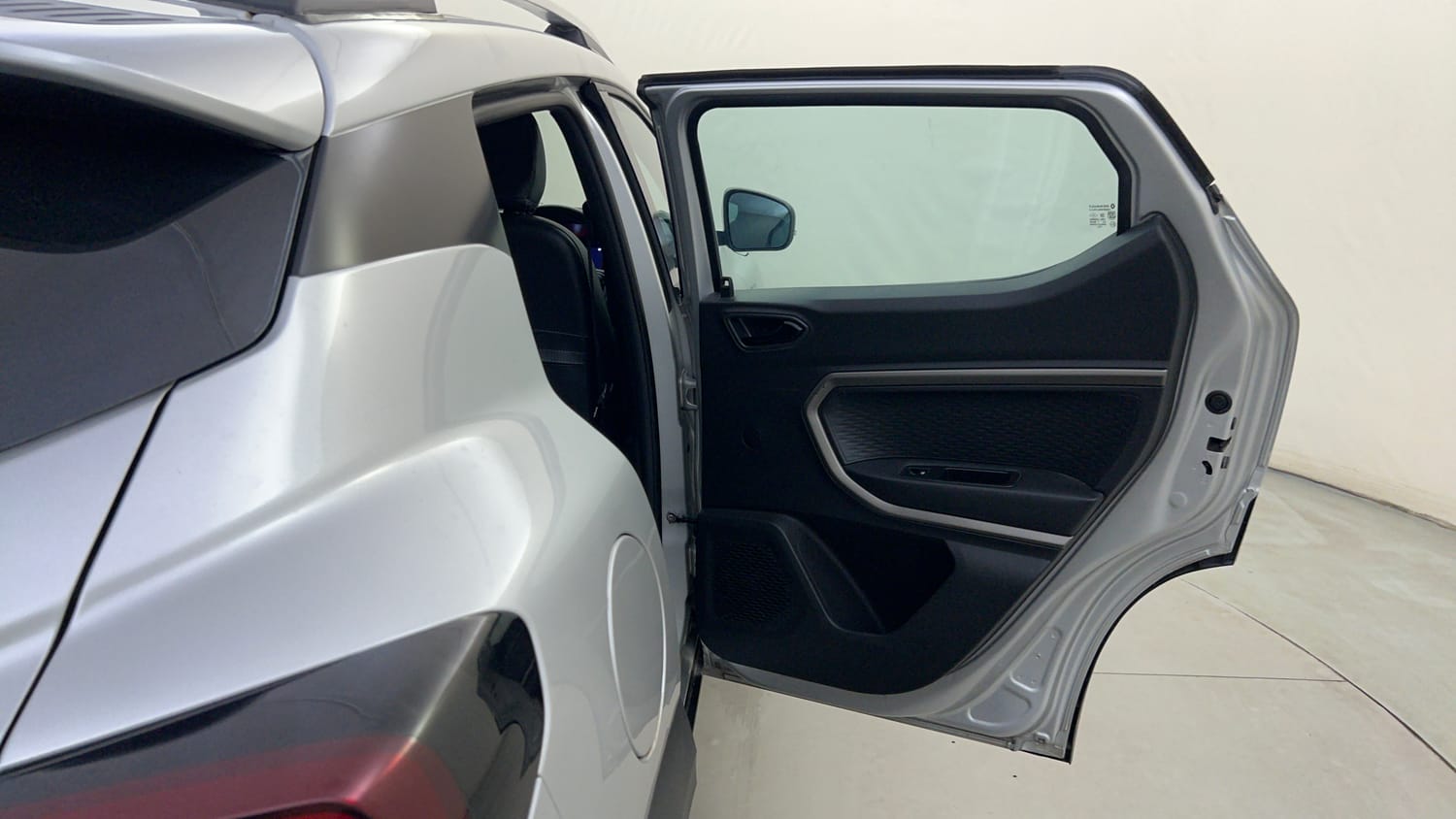 Used 2021 Renault Kiger RXZ 1.0 Turbo MT CNG (Outside Fitted) Cng Manual interior RIGHT REAR DOOR OPEN VIEW