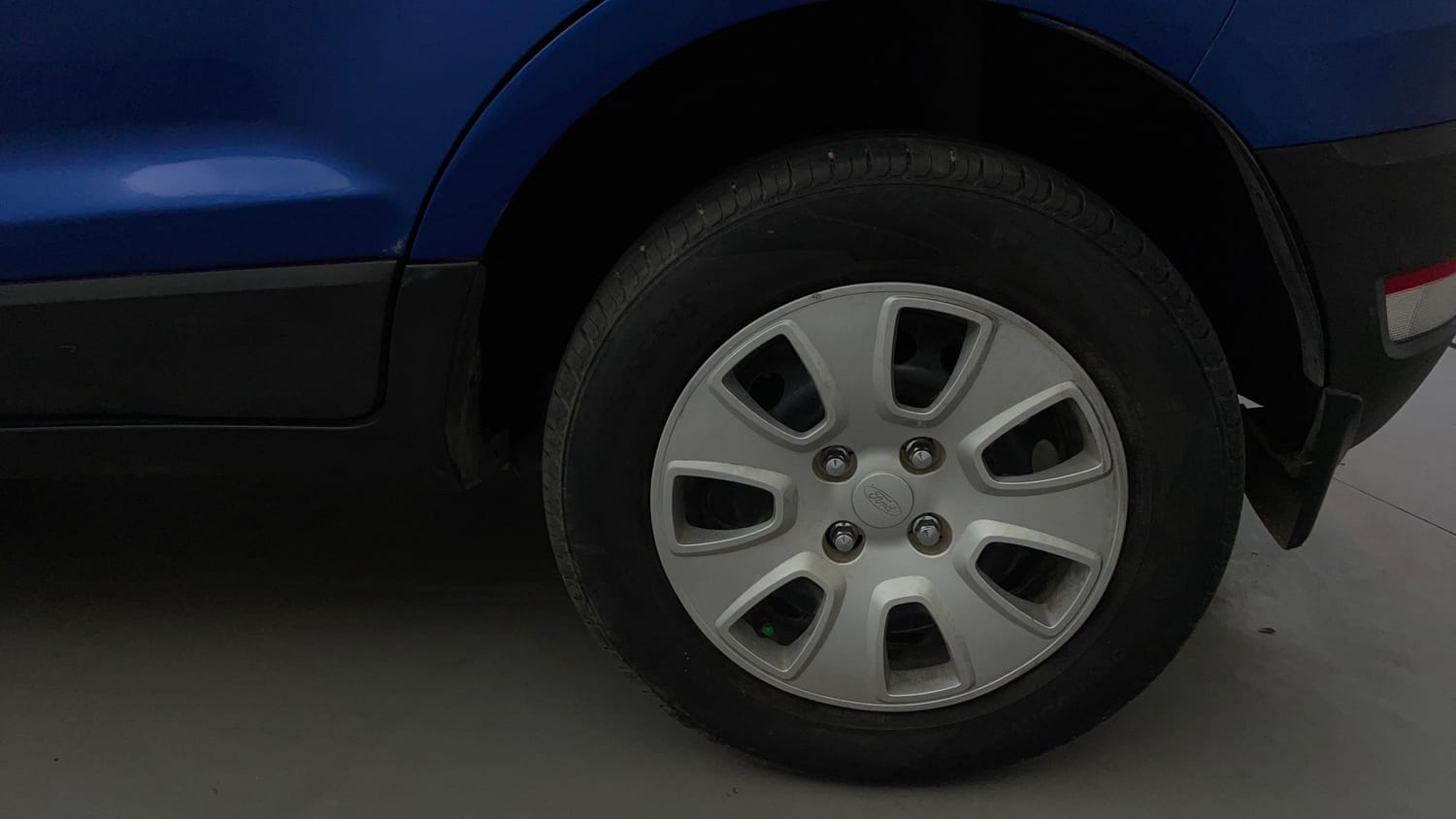 Used 2018 Ford EcoSport Ambiente 1.5L TDCi Diesel Manual tyres LEFT REAR TYRE RIM VIEW