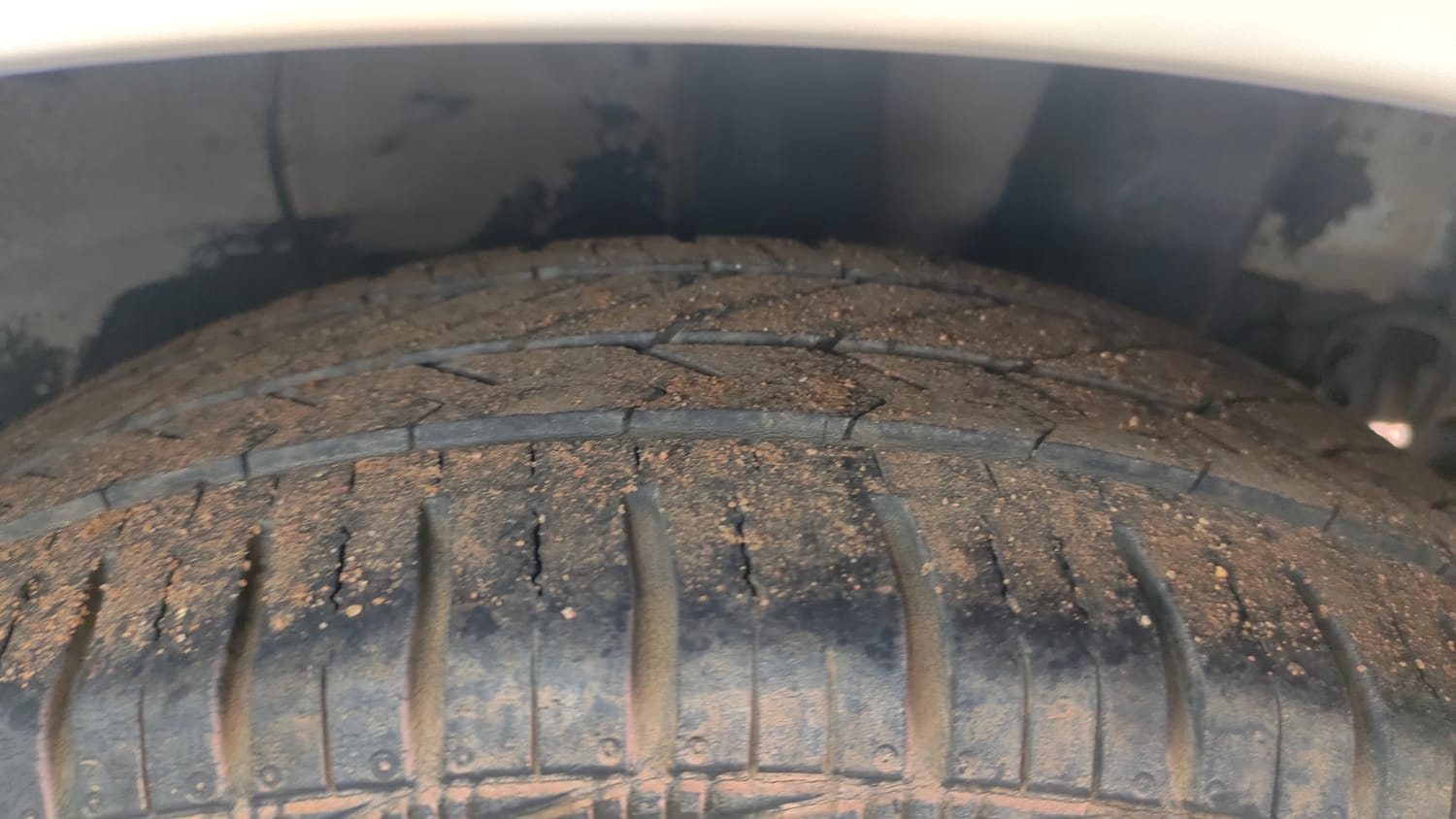 Used 2017 Hyundai Xcent SX Petrol Manual tyres LEFT REAR TYRE TREAD VIEW
