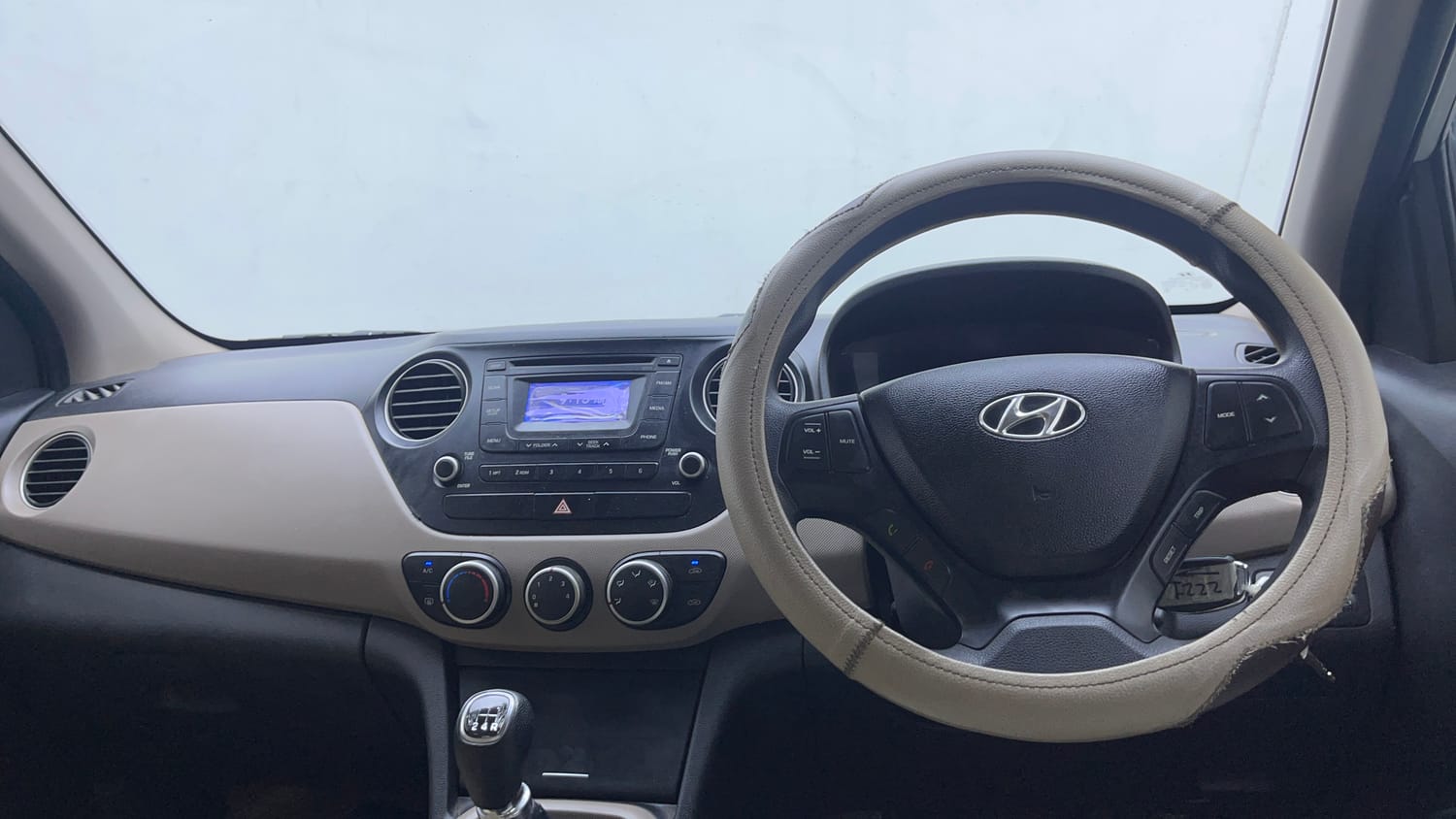 Used 2015 Hyundai Xcent S 1.2 (O) Petrol Manual interior DASHBOARD VIEW