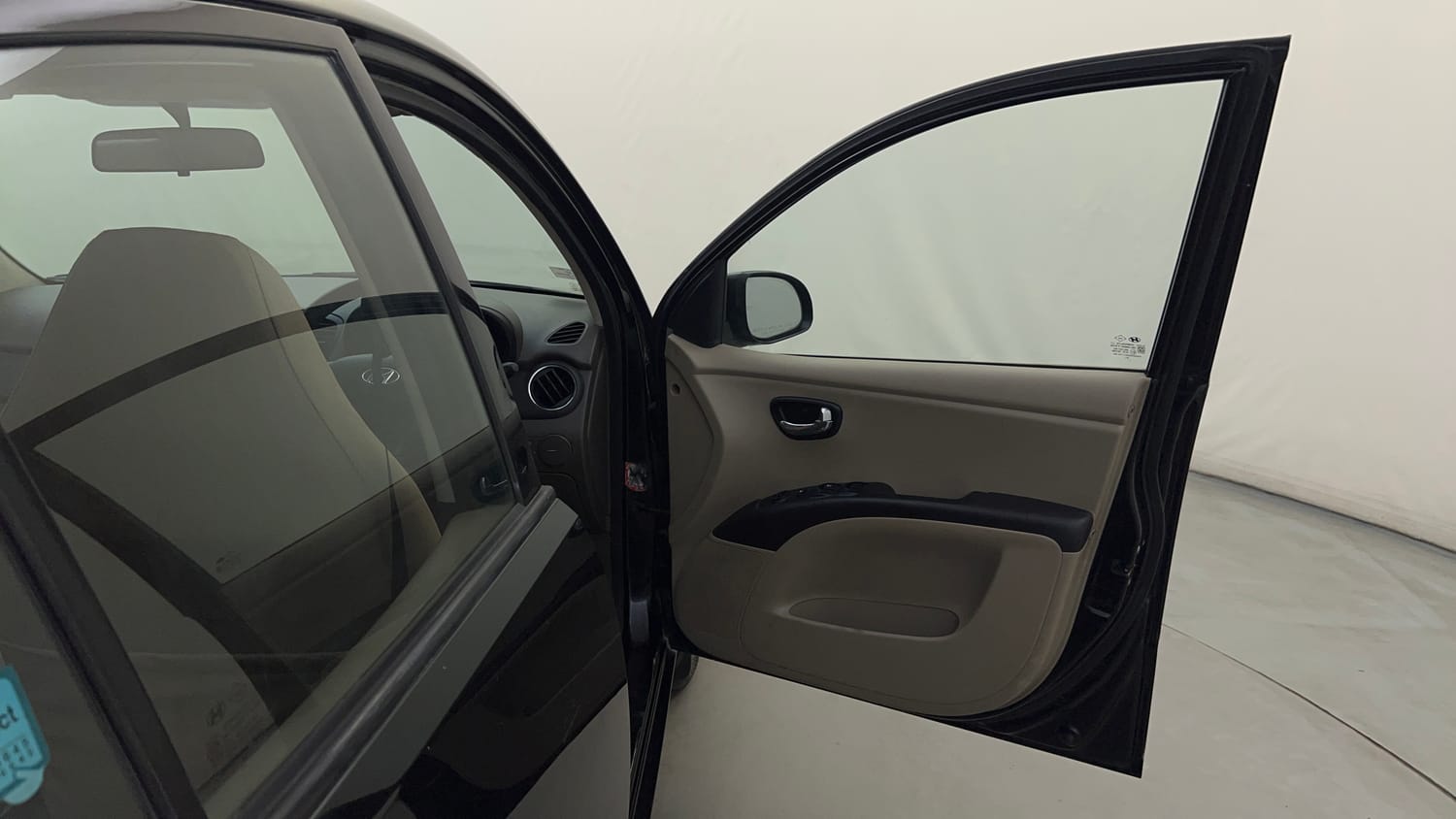 Used 2013 Hyundai i10 Sportz 1.2 Kappa2 Petrol Manual interior RIGHT FRONT DOOR OPEN VIEW