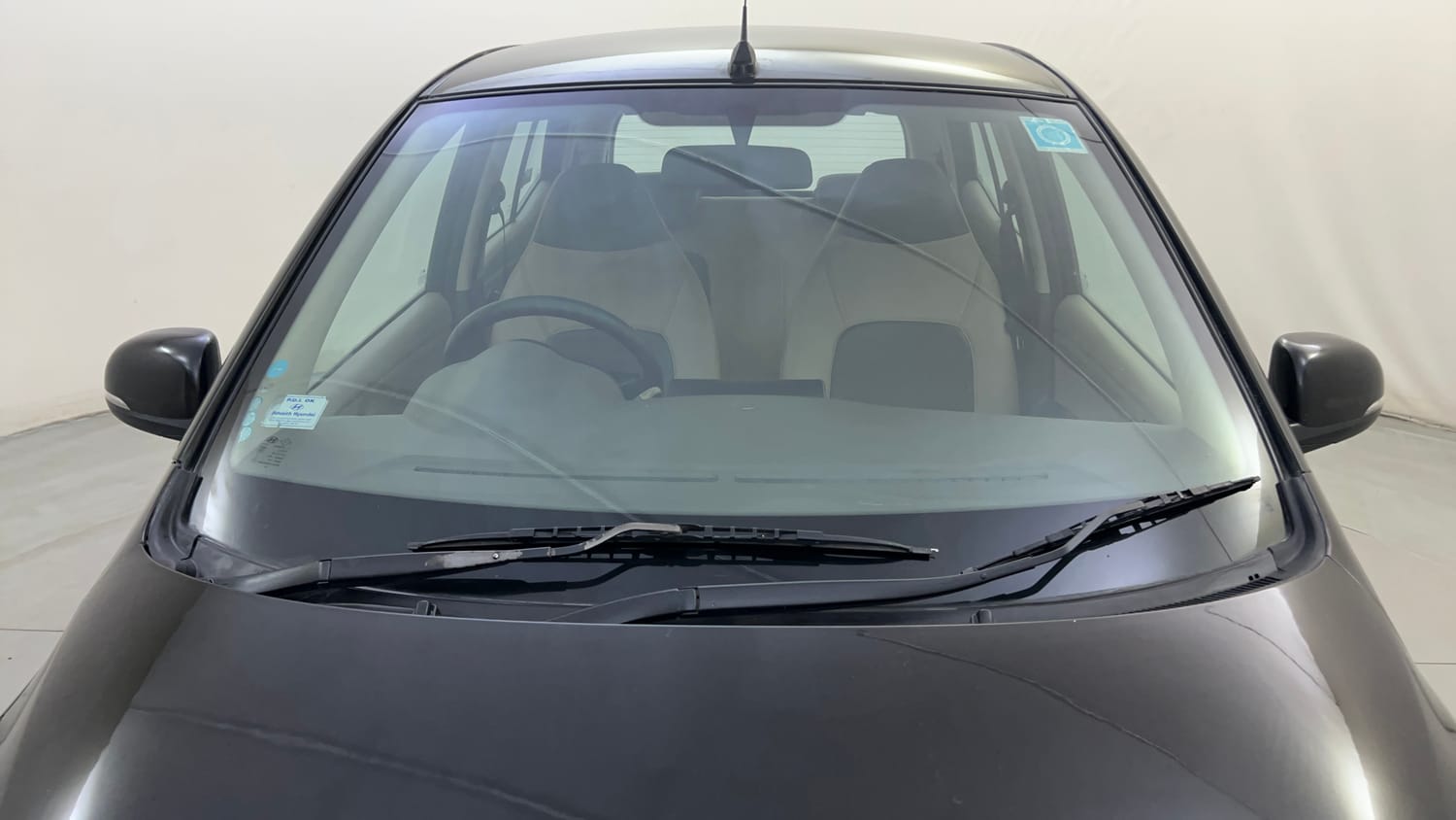Used 2013 Hyundai i10 Sportz 1.2 Kappa2 Petrol Manual exterior FRONT WINDSHIELD VIEW