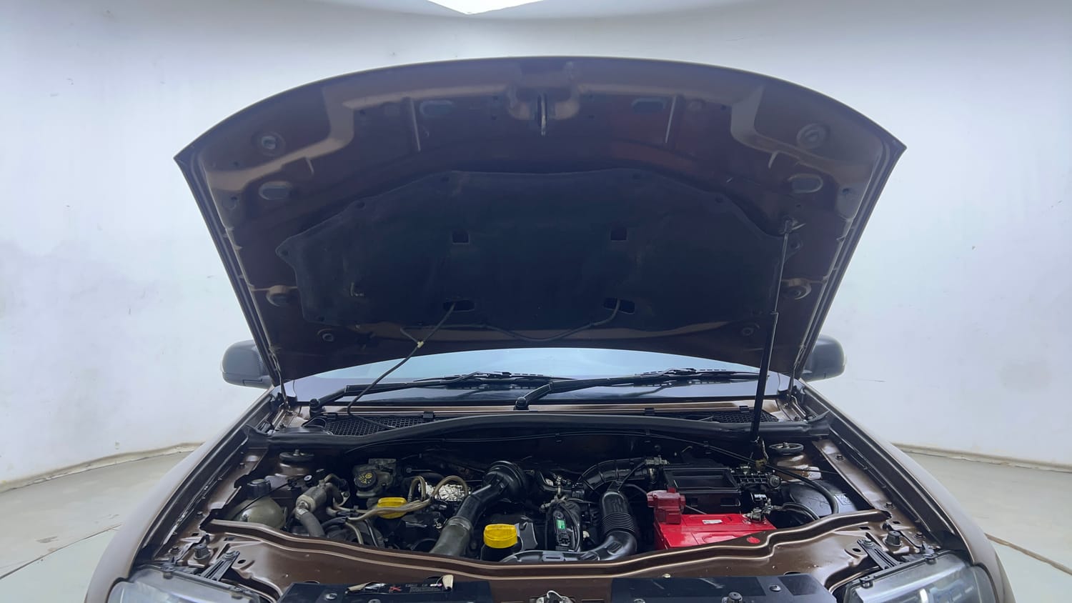 Used 2017 Renault Duster 85 PS RXS 4X2 MT Diesel Diesel Manual engine ENGINE & BONNET OPEN FRONT VIEW