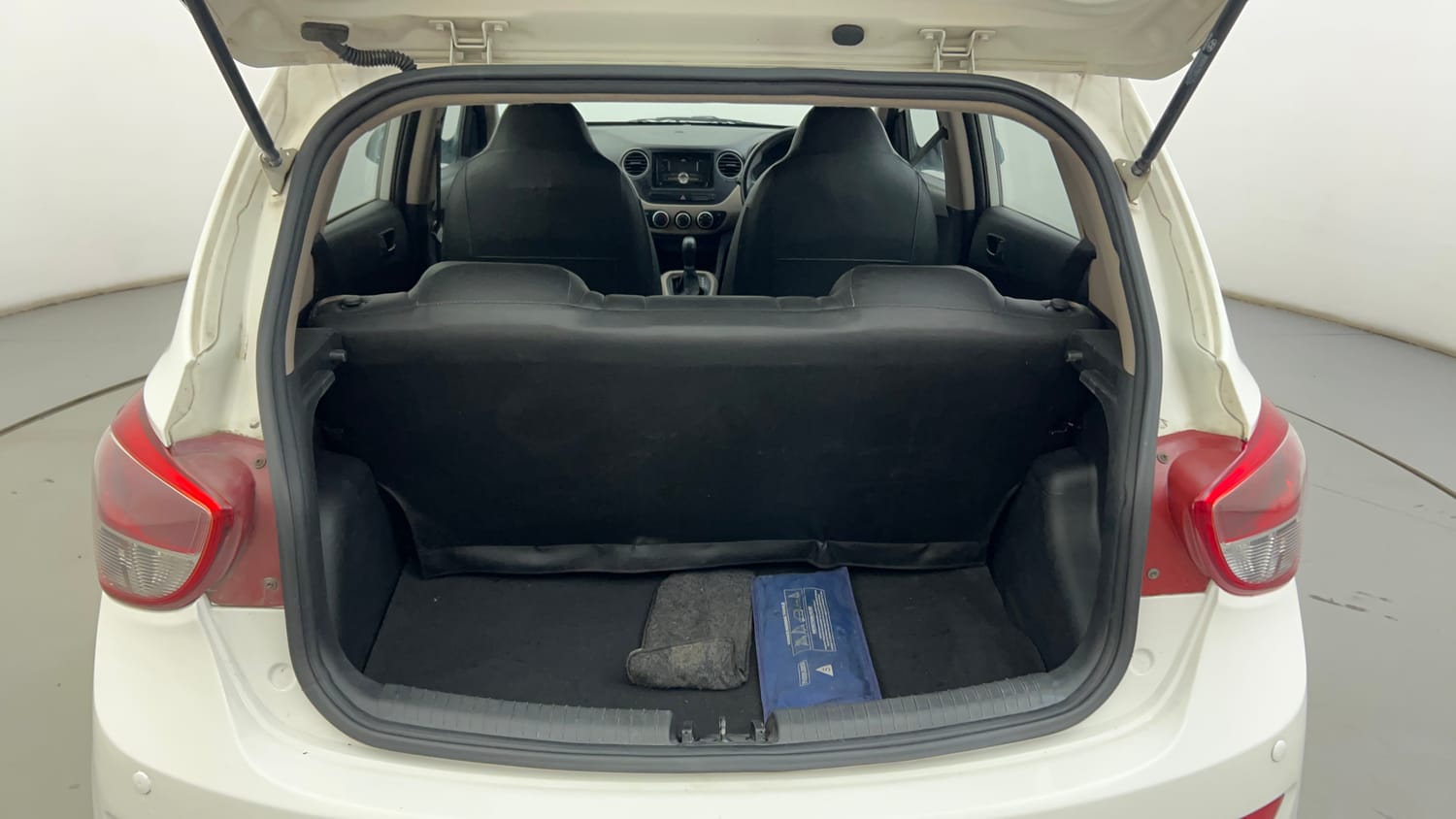 Used 2016 Hyundai Grand i10 Magna AT 1.2 Kappa VTVT Petrol Automatic interior DICKY INSIDE VIEW