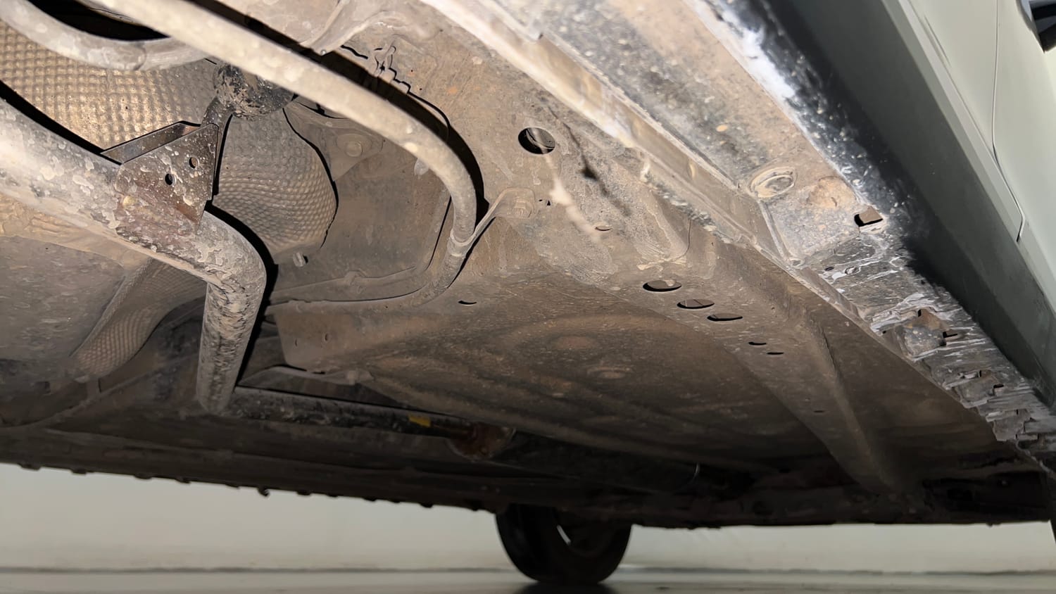 Used 2018 Maruti Suzuki Ignis Alpha 1.2 AMT Petrol Automatic extra REAR RIGHT UNDERBODY VIEW