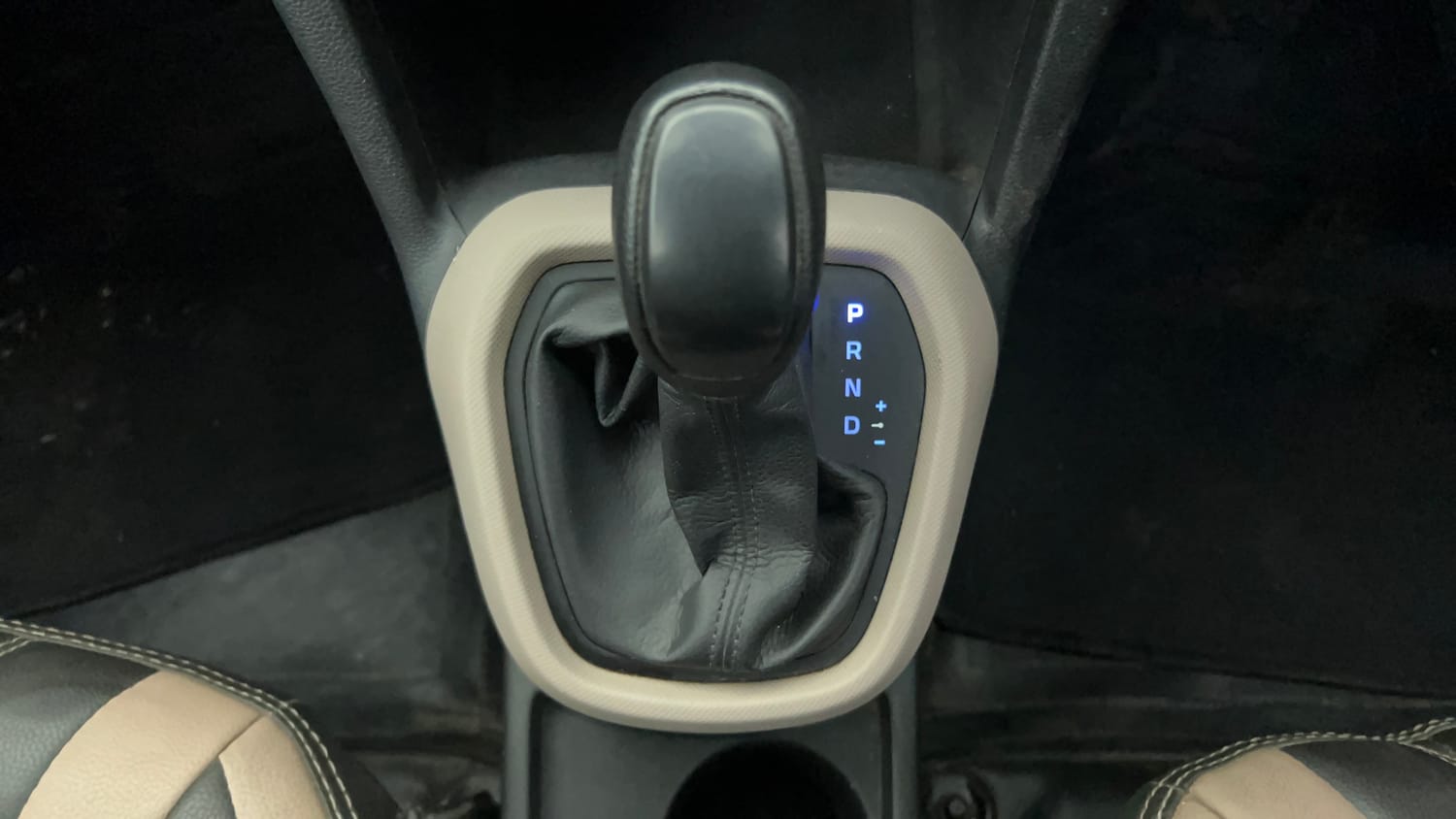Used 2016 Hyundai Grand i10 Magna AT 1.2 Kappa VTVT Petrol Automatic interior GEAR  KNOB VIEW