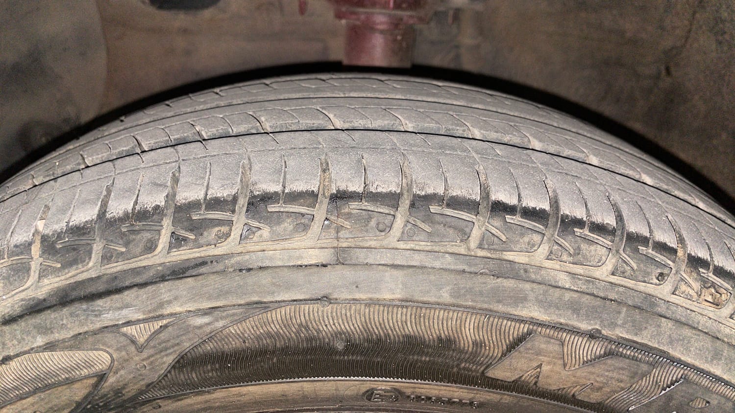 Used 2017 Hyundai Grand i10 Asta 1.2 Kappa VTVT Petrol Manual tyres LEFT FRONT TYRE TREAD VIEW