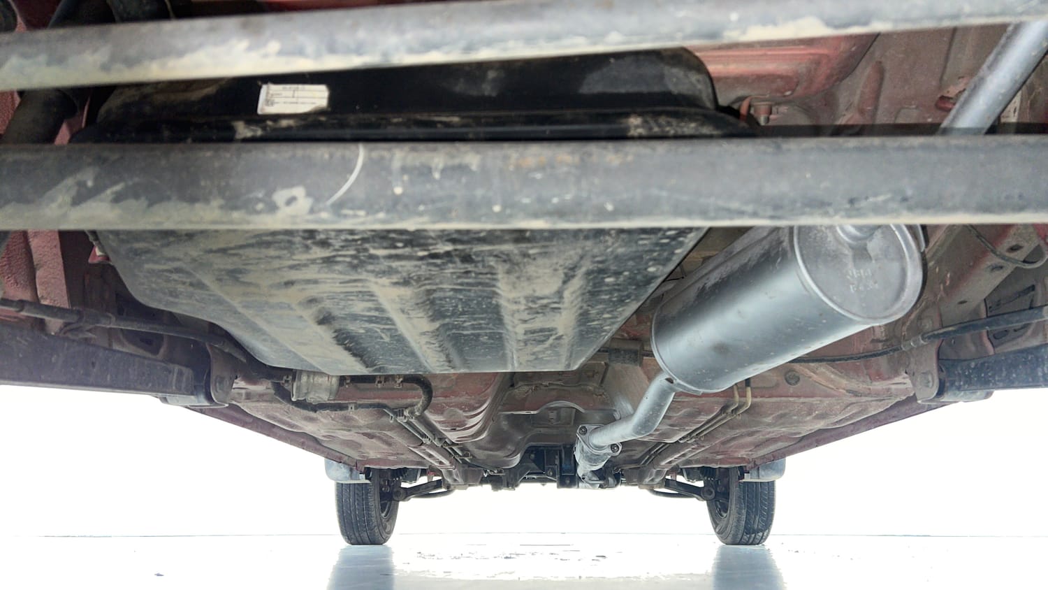 Used 2014 Maruti Suzuki Alto 800 Lxi Petrol Manual extra REAR UNDERBODY VIEW (TAKEN FROM REAR)