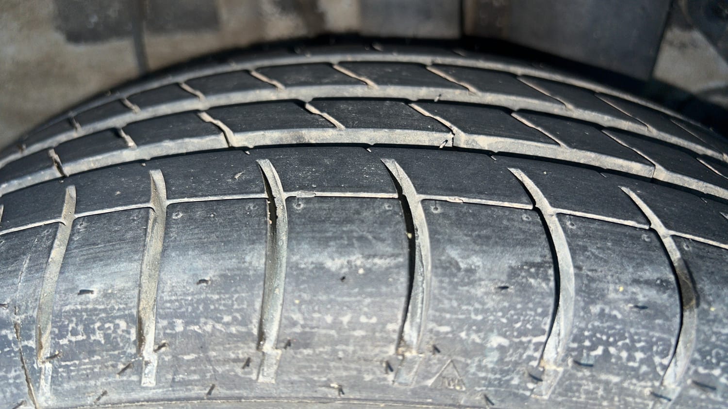 Used 2018 Hyundai Elite i20 Magna Executive 1.2 Petrol Manual tyres LEFT REAR TYRE TREAD VIEW