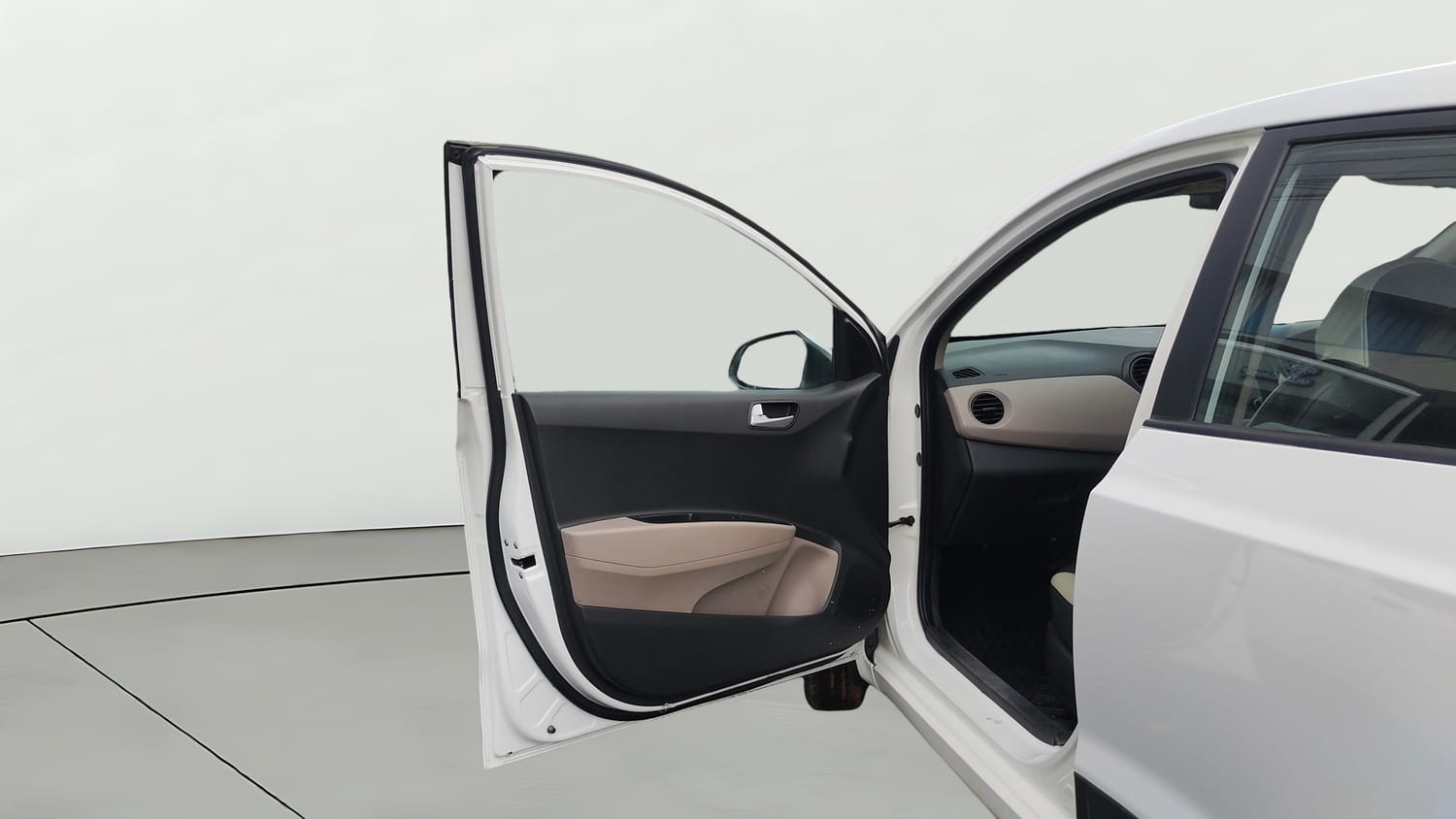 Used 2017 Hyundai Xcent SX Petrol Manual interior LEFT FRONT DOOR OPEN VIEW