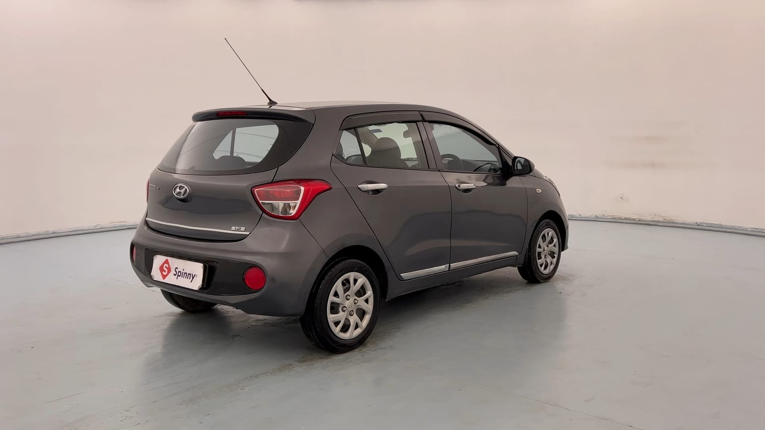Used 2017 Hyundai Grand i10 Magna 1.2 Kappa VTVT Petrol Manual exterior RIGHT REAR CORNER VIEW