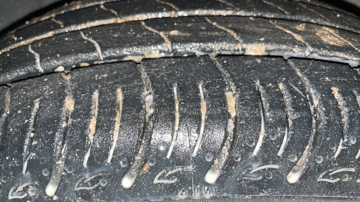 Used 2019 Hyundai Elite i20 Sportz Plus 1.2 Petrol Manual tyres LEFT FRONT TYRE TREAD VIEW