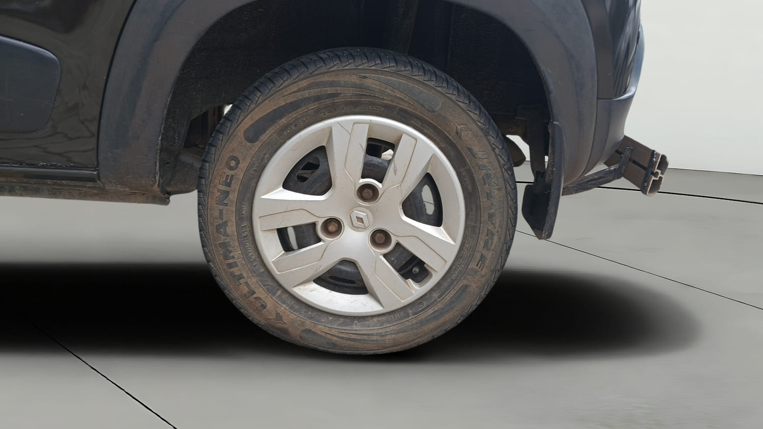 Used 2017 Renault Kwid 1.0 RXT Petrol Manual tyres LEFT REAR TYRE RIM VIEW