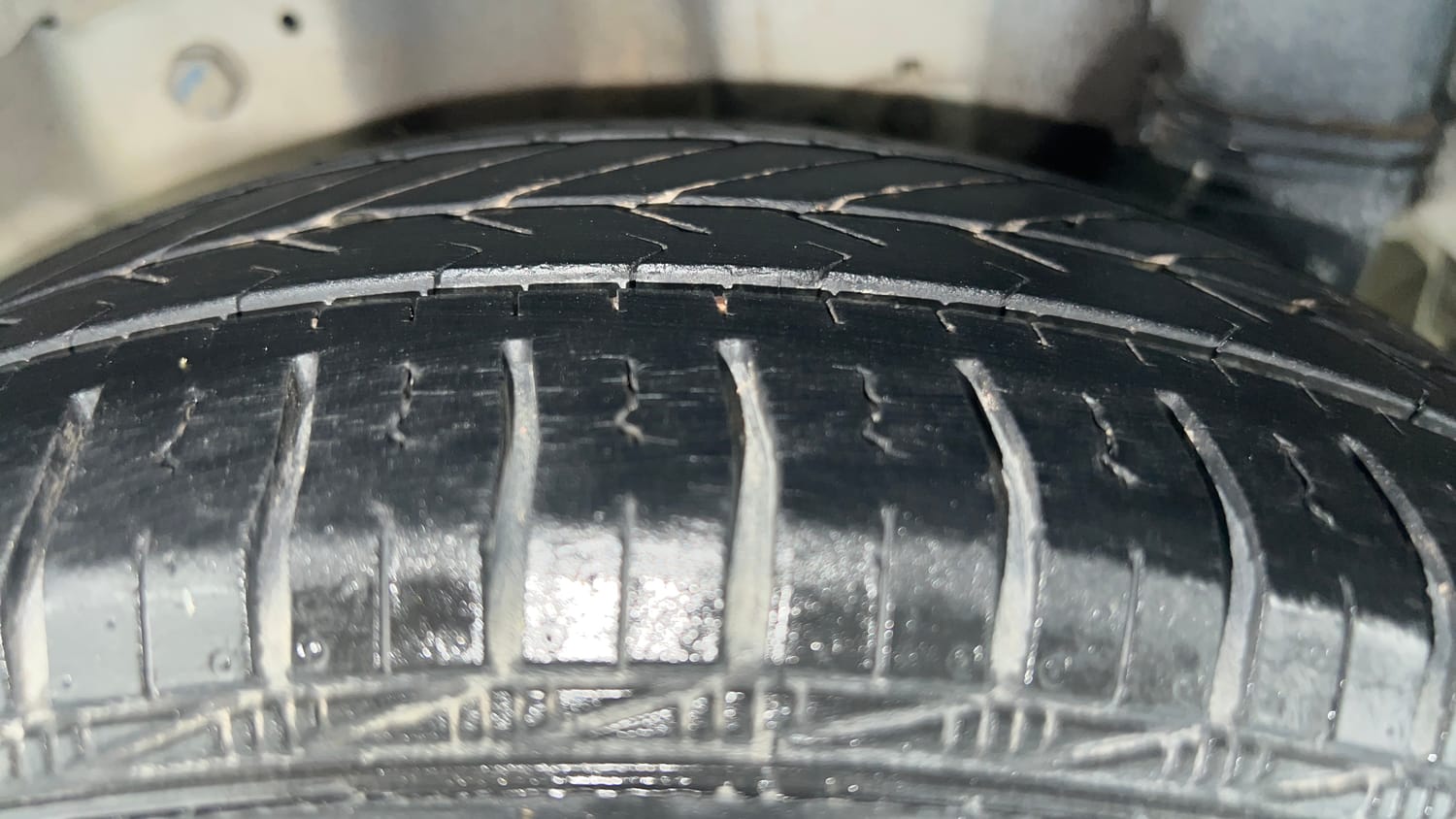 Used 2018 Hyundai Eon Era + AirBag Petrol Manual tyres LEFT REAR TYRE TREAD VIEW