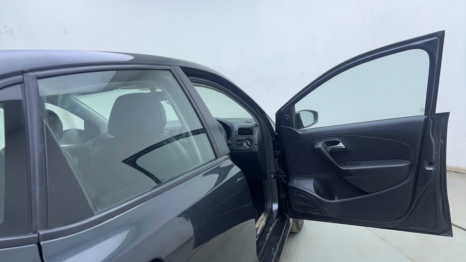 Used 2020 Volkswagen Polo Trendline 1.0L (P) Petrol Manual interior RIGHT FRONT DOOR OPEN VIEW