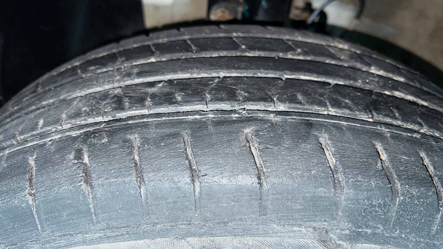 Used 2022 Hyundai Venue SX 1.2 Petrol Petrol Manual tyres LEFT FRONT TYRE TREAD VIEW