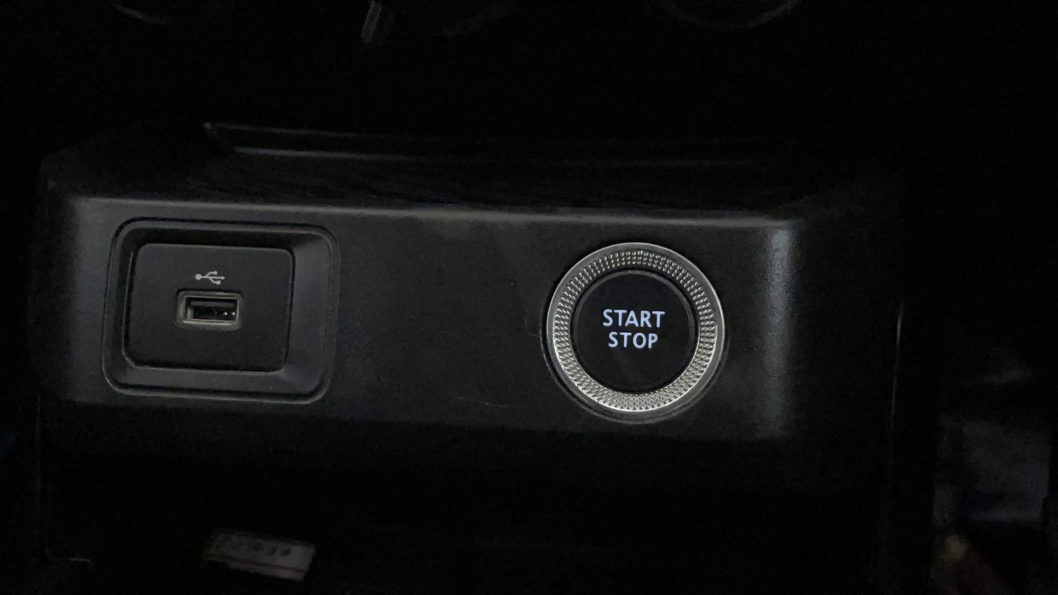 Used 2021 Renault Kiger RXT (O) MT Petrol Manual top_features Keyless start