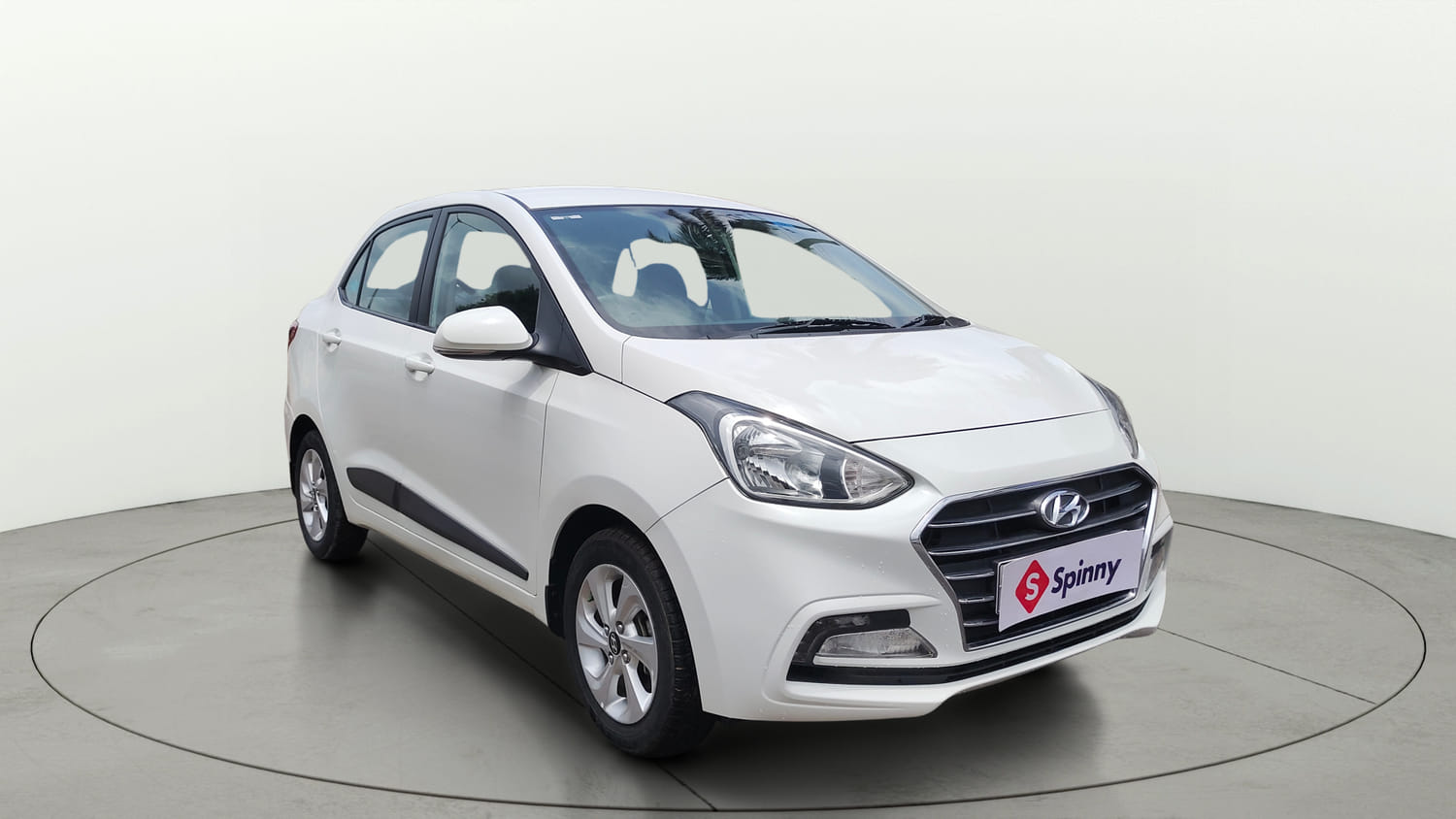 Used 2017 Hyundai Xcent SX Petrol Manual exterior RIGHT FRONT CORNER VIEW