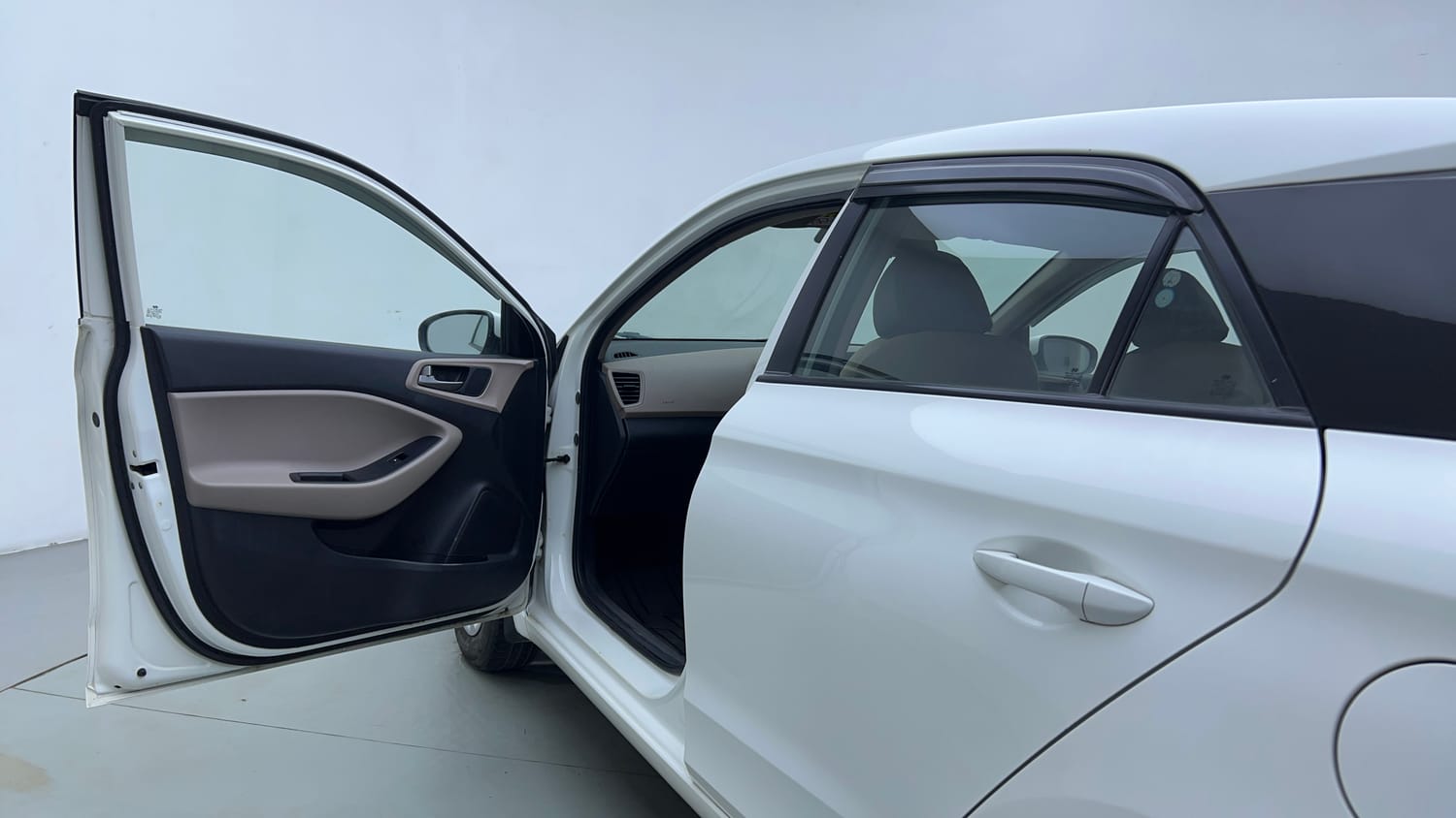 Used 2018 Hyundai Elite i20 Magna Executive 1.2 Petrol Manual interior LEFT FRONT DOOR OPEN VIEW