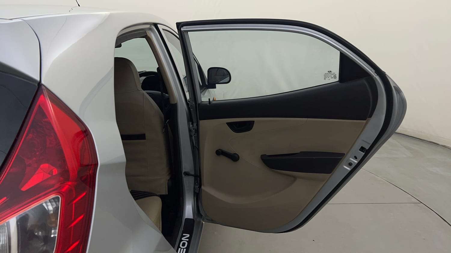 Used 2016 Hyundai Eon Era + Petrol Manual interior RIGHT REAR DOOR OPEN VIEW