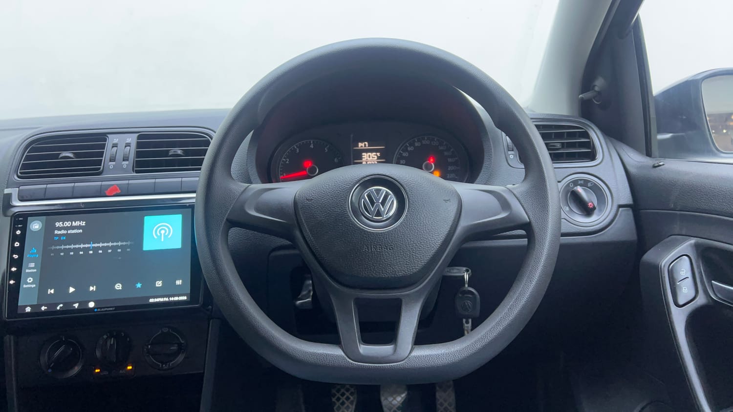 Used 2020 Volkswagen Polo Trendline 1.0L (P) Petrol Manual interior STEERING VIEW