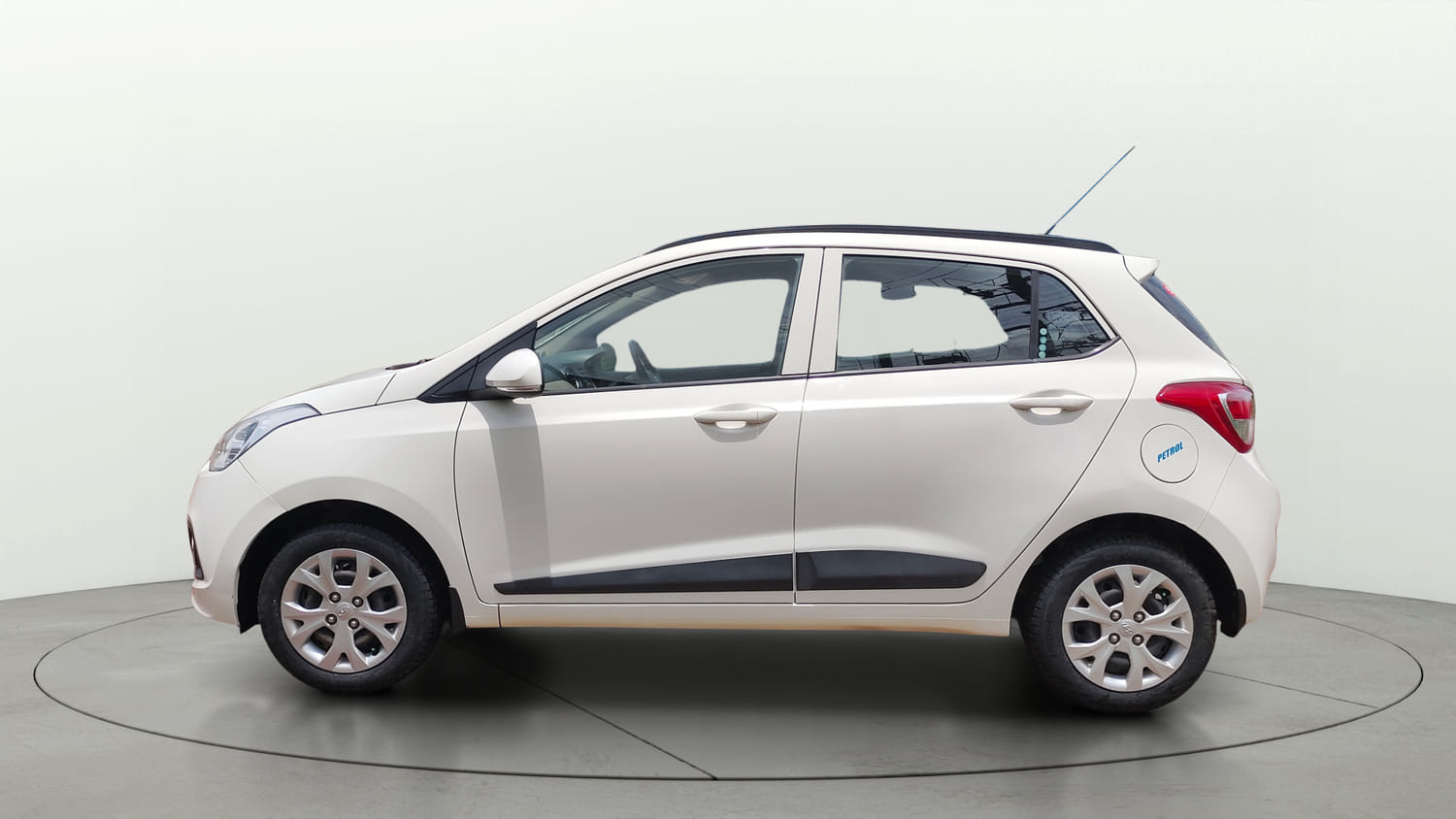 Used 2016 Hyundai Grand i10 Sportz 1.2 Kappa VTVT Petrol Manual exterior LEFT SIDE VIEW