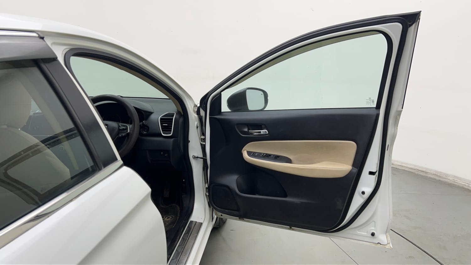 Used 2023 Honda City V Petrol CVT Petrol Automatic interior RIGHT FRONT DOOR OPEN VIEW